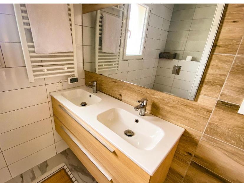 Maison Au Calme Avec Piscine Riviere-Saas-et-Gourby Esterno foto